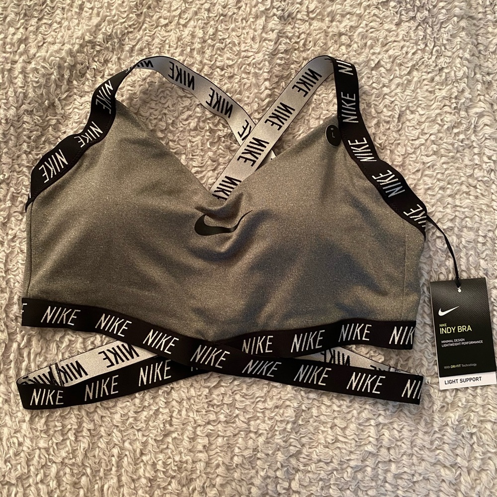 New w/tags Nike Indy Strappy Sports Bra Large L